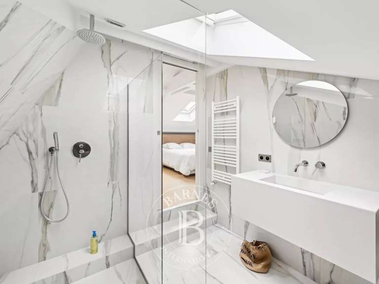 Maison Maisons-Alfort - 5 chambres - 379m²