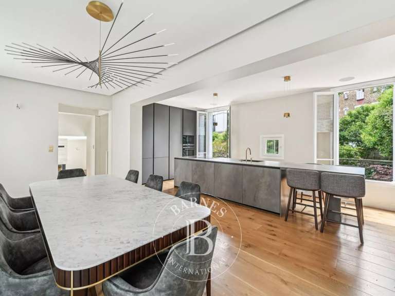 Maison Maisons-Alfort - 5 chambres - 379m²