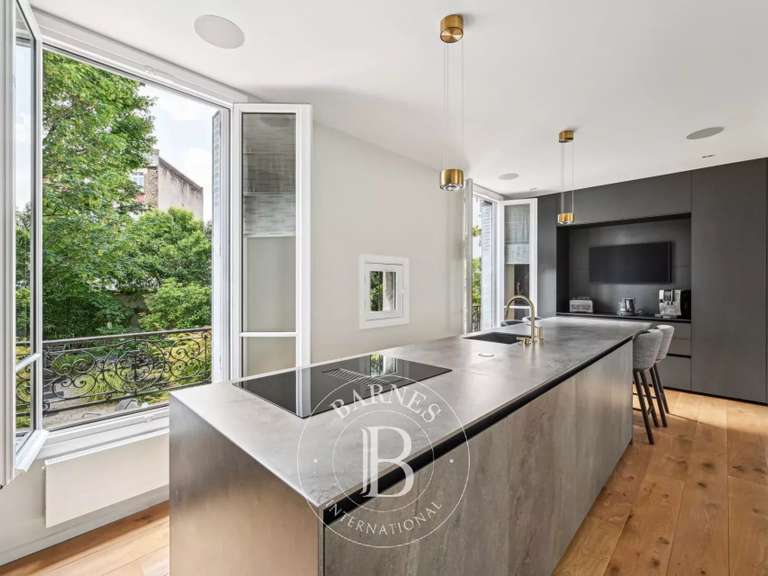 Maison Maisons-Alfort - 5 chambres - 379m²