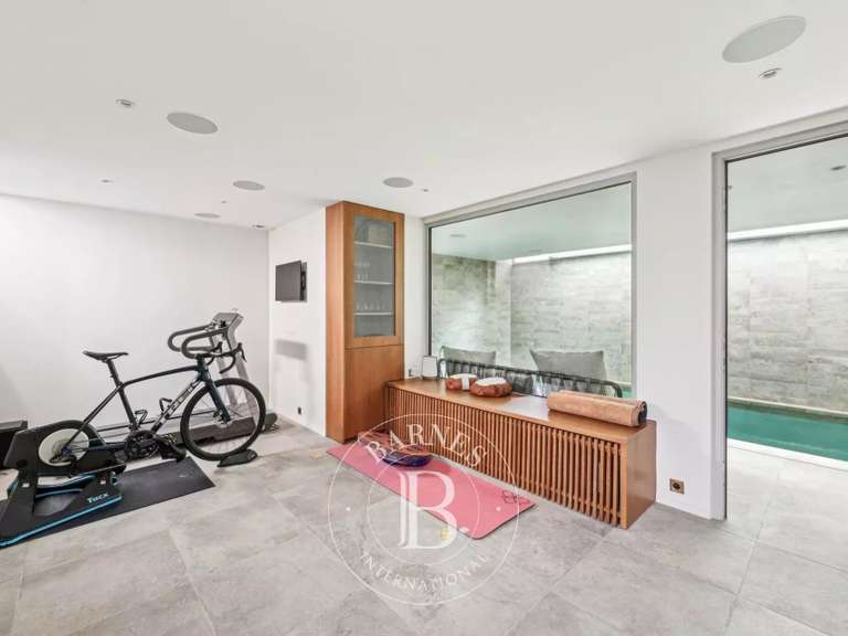 Maison Maisons-Alfort - 5 chambres - 379m²