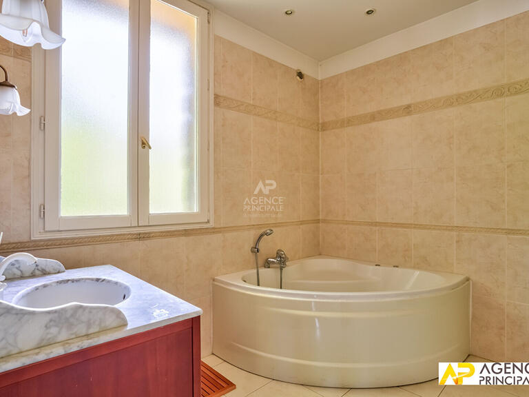 House Maisons-Laffitte - 5 bedrooms - 220m²