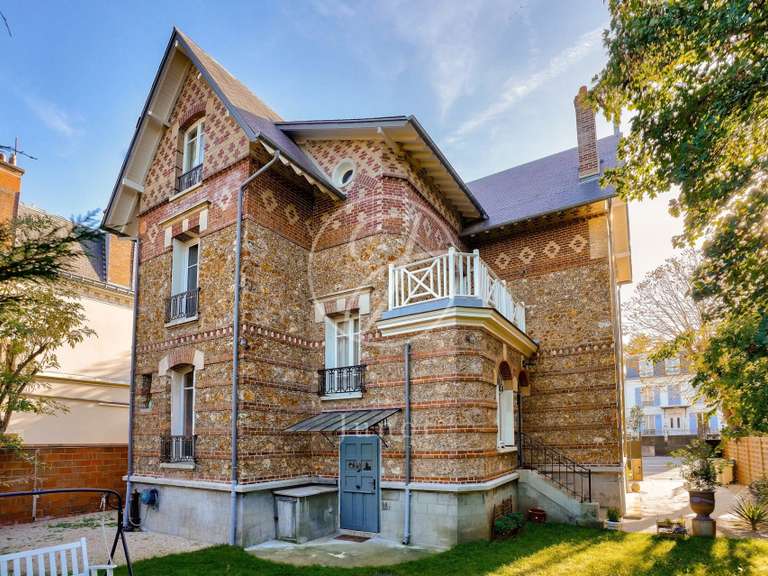 Maison Maisons-Laffitte - 6 chambres - 260m²