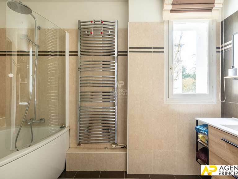 Maison Maisons-Laffitte - 5 chambres - 180m²