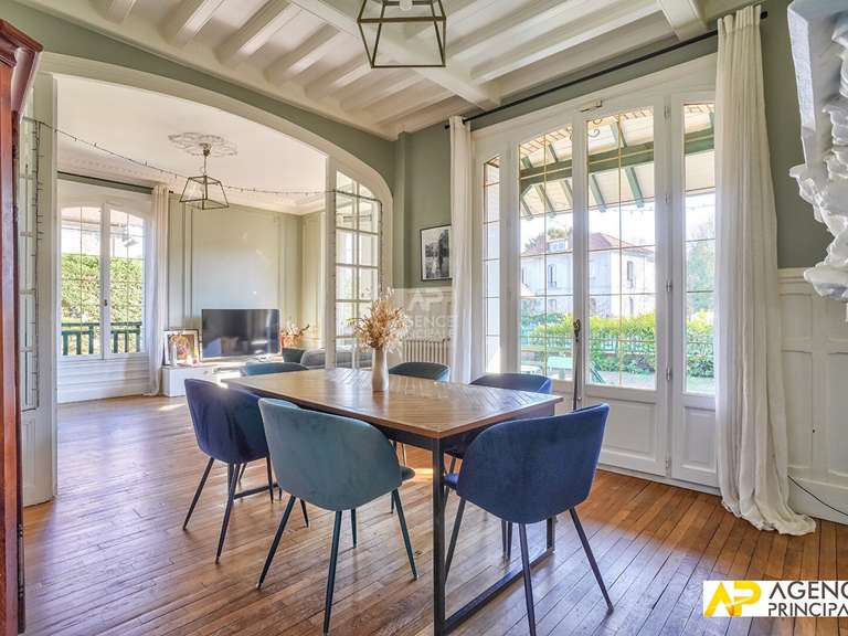 Maison Maisons-Laffitte - 5 chambres - 200m²