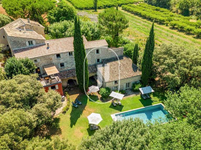 Propriété Malaucène - 10 chambres - 540m²