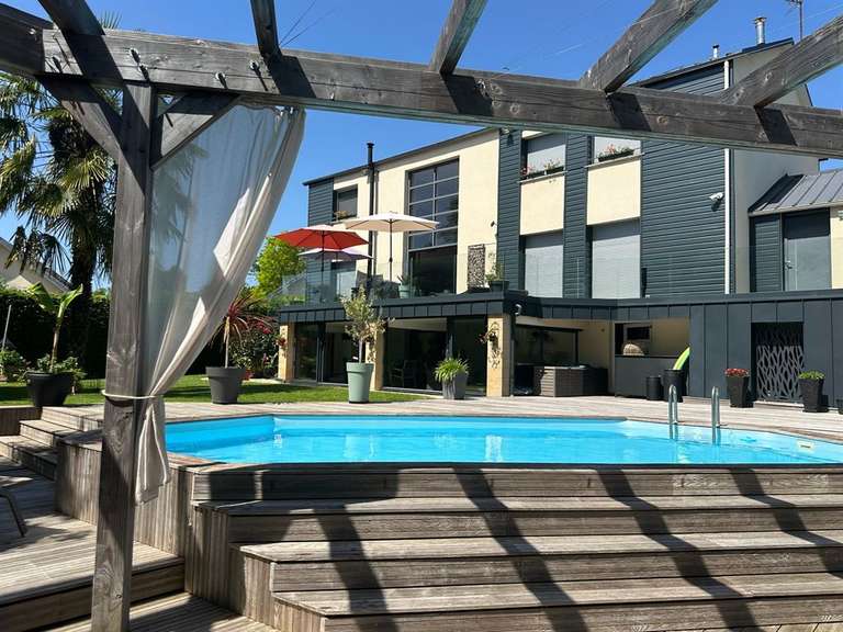 Maison Malaunay - 5 chambres - 227m²