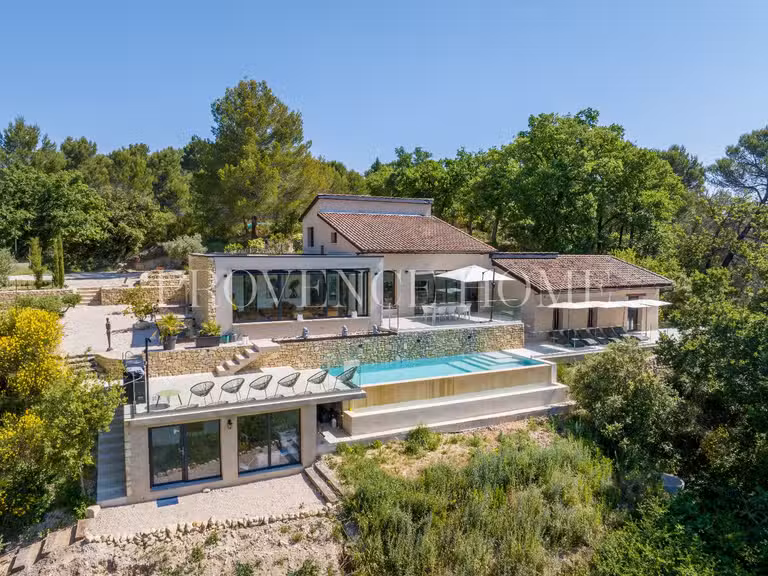 Propriété Malemort-du-Comtat - 5 chambres - 215m²