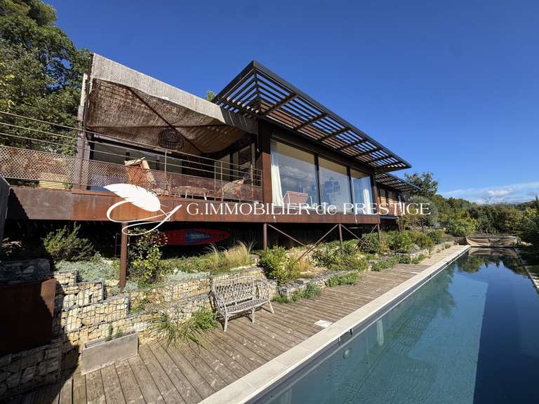 Villa Malemort-du-Comtat - 4 chambres - 200m²