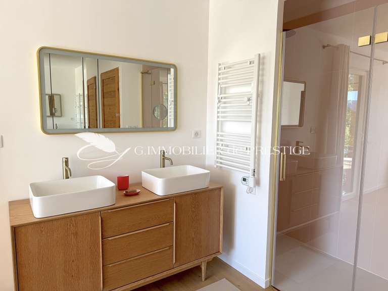Villa Malemort-du-Comtat - 4 chambres - 200m²