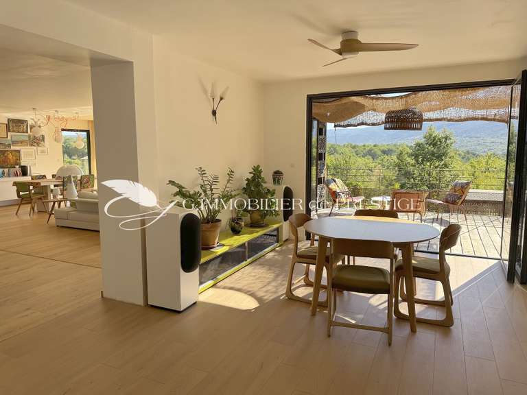 Villa Malemort-du-Comtat - 4 chambres - 200m²