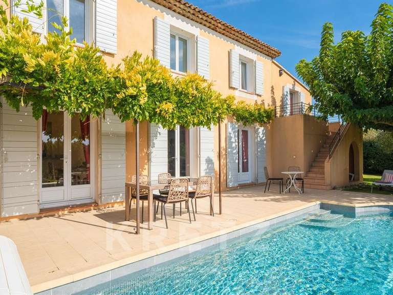 Maison Mallemort - 4 chambres - 132m²