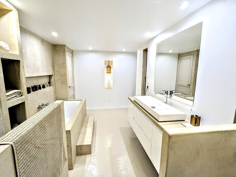 Villa Mallemort - 3 chambres - 214m²