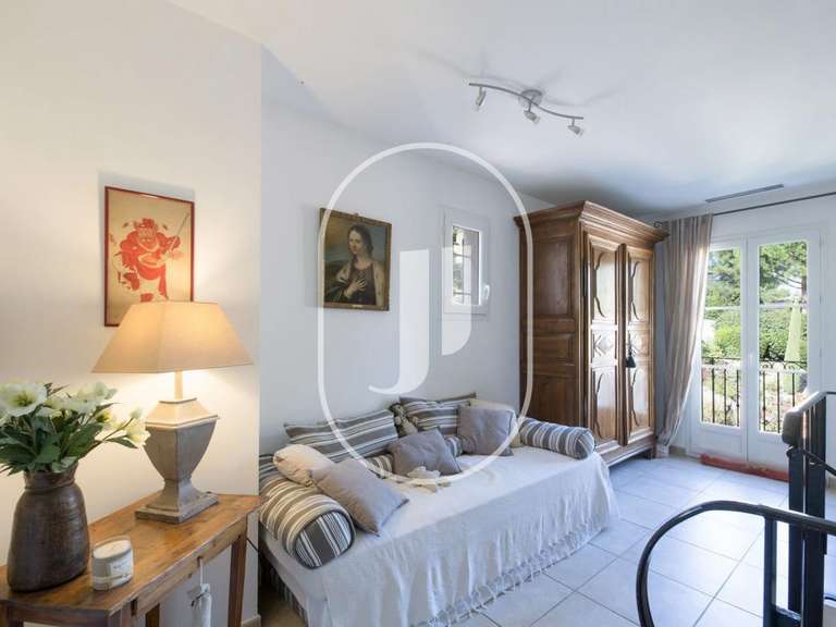 Villa Mallemort - 5 bedrooms - 190m²