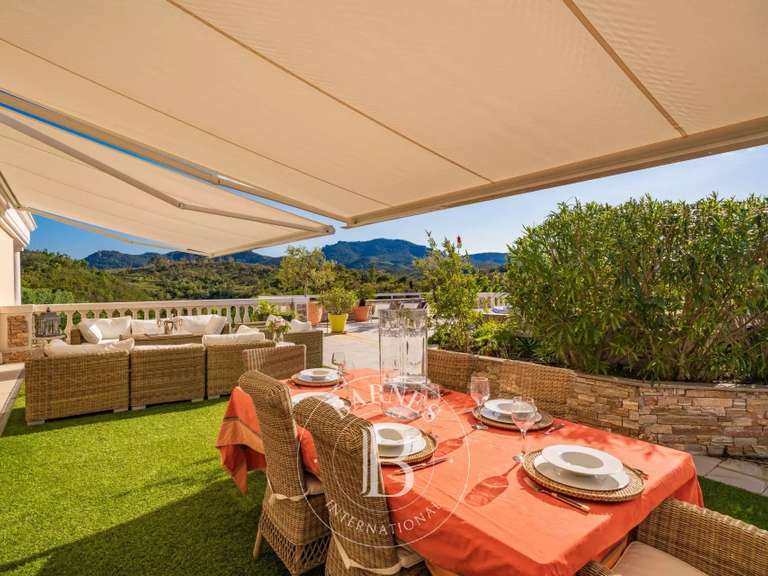 Appartement Mandelieu-la-Napoule - 3 chambres - 140m²