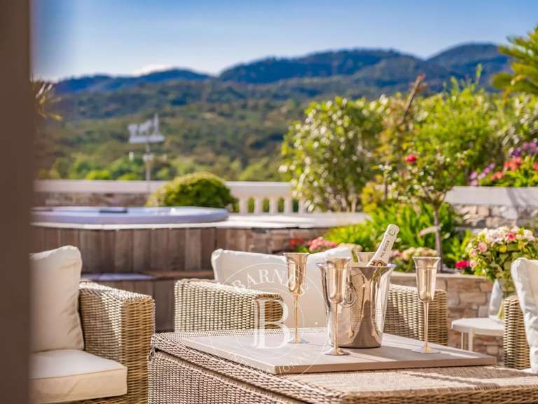 Apartment Mandelieu-la-Napoule - 3 bedrooms - 140m²