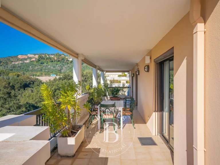 Appartement Mandelieu-la-Napoule - 3 chambres - 181m²