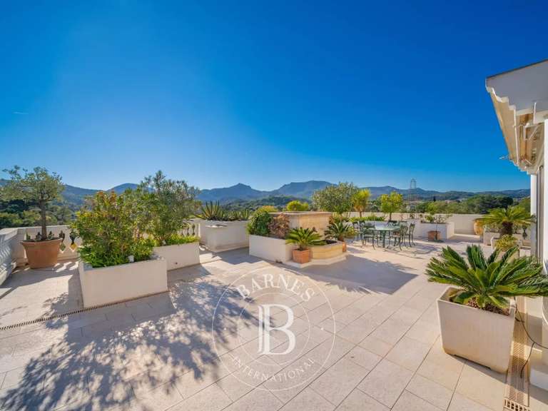 Appartement Mandelieu-la-Napoule - 3 chambres - 181m²