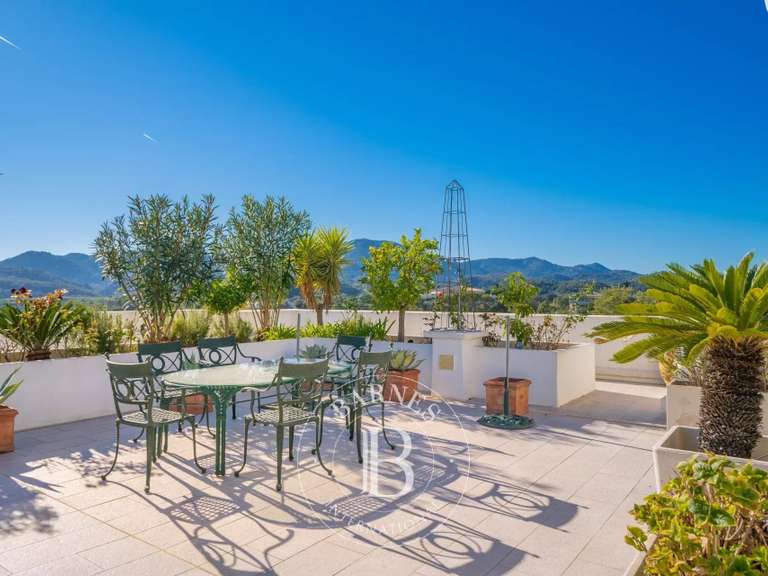 Appartement Mandelieu-la-Napoule - 3 chambres - 181m²