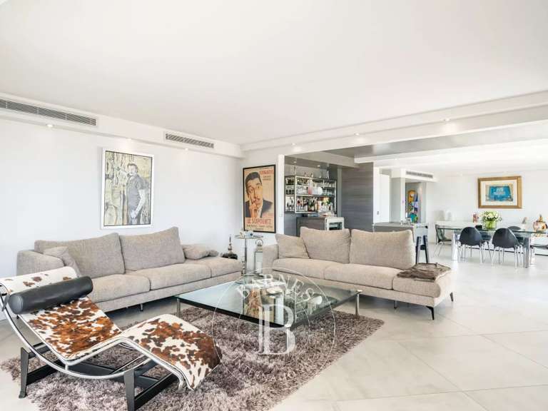 Apartment with Sea view Mandelieu-la-Napoule - 3 bedrooms - 393m²