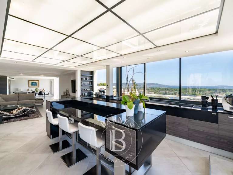Apartment with Sea view Mandelieu-la-Napoule - 3 bedrooms - 393m²