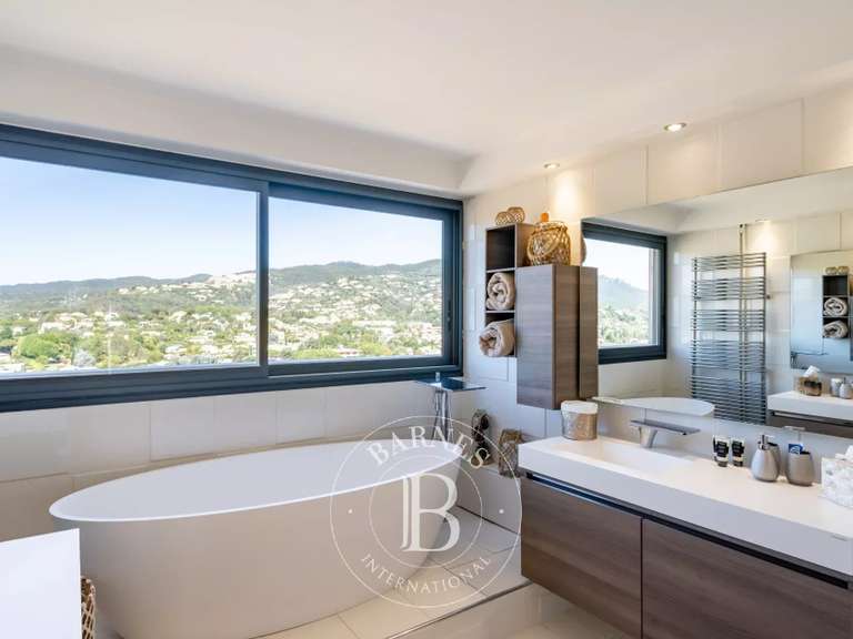 Apartment with Sea view Mandelieu-la-Napoule - 3 bedrooms - 393m²