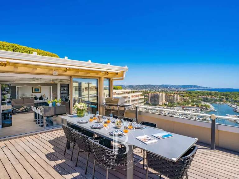 Apartment with Sea view Mandelieu-la-Napoule - 3 bedrooms - 393m²