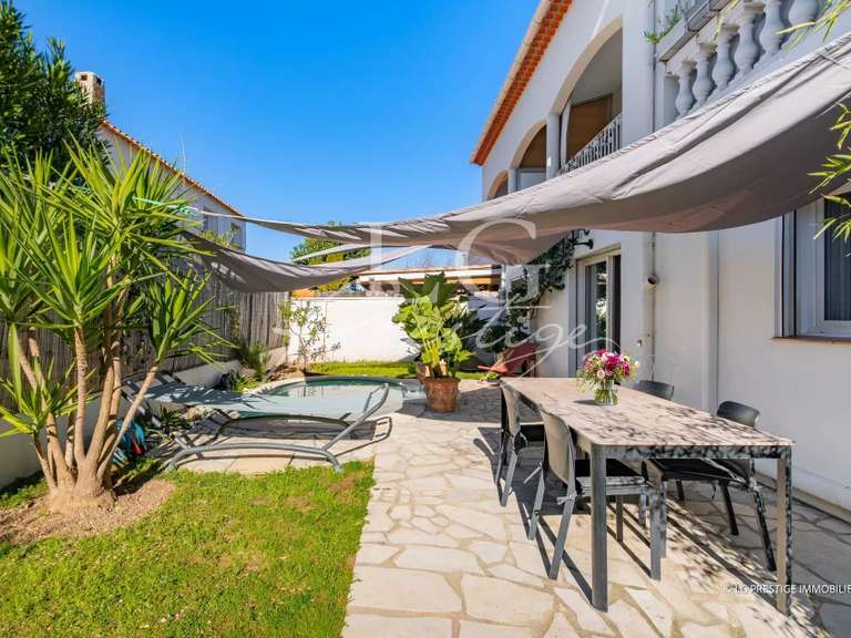 Appartement Mandelieu-la-Napoule - 2 chambres - 69m²