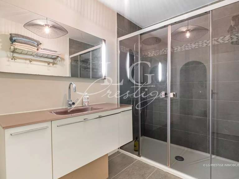 Appartement Mandelieu-la-Napoule - 2 chambres - 69m²