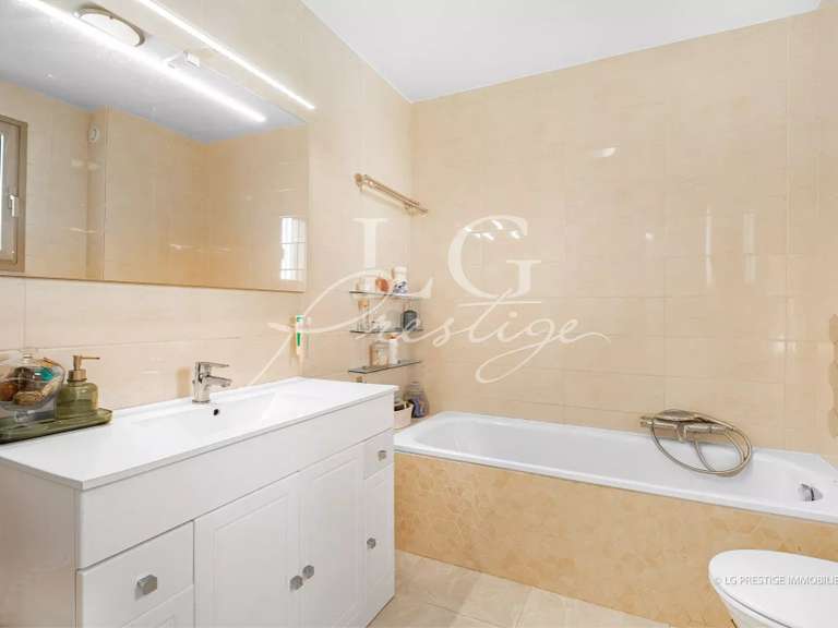 Apartment Mandelieu-la-Napoule - 3 bedrooms - 124m²