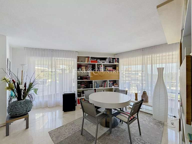 Appartement Mandelieu-la-Napoule - 1 chambre - 61m²
