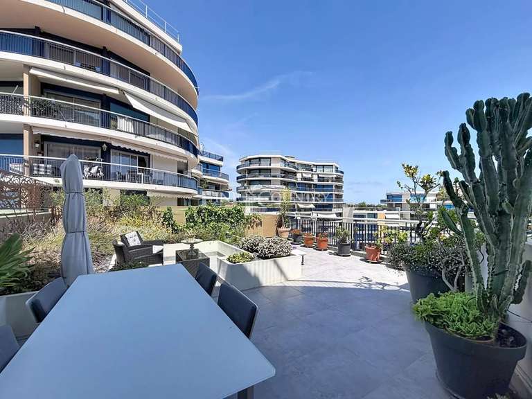 Appartement Mandelieu-la-Napoule - 1 chambre - 61m²
