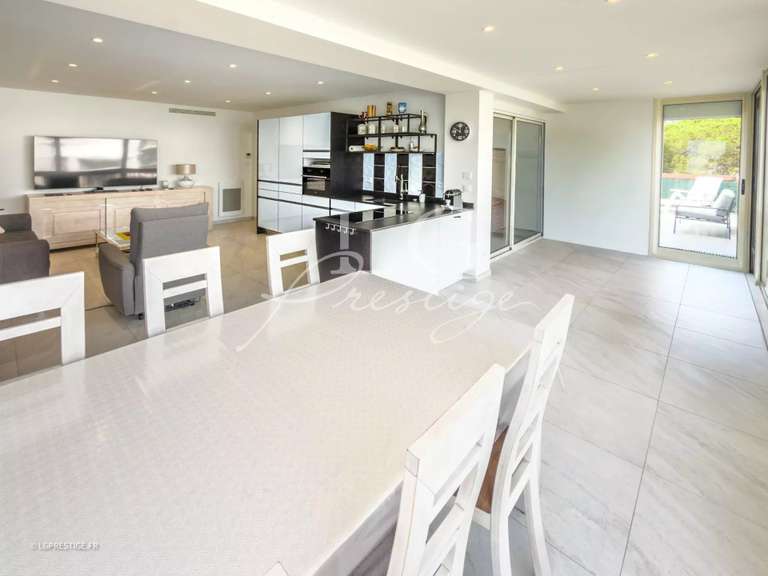 Appartement Mandelieu-la-Napoule - 2 chambres - 70m²