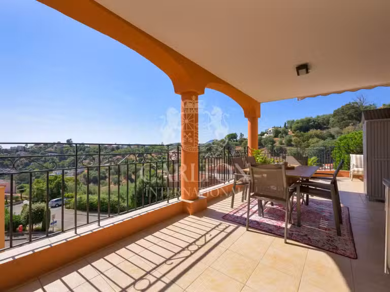 Appartement avec Vue sur mer Mandelieu-la-Napoule - 2 chambres - 77m²