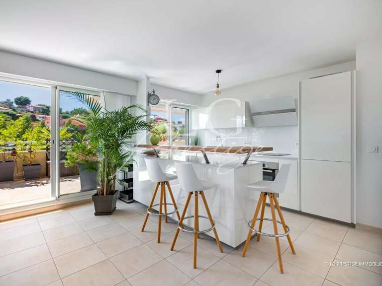 Apartment Mandelieu-la-Napoule - 3 bedrooms - 100m²