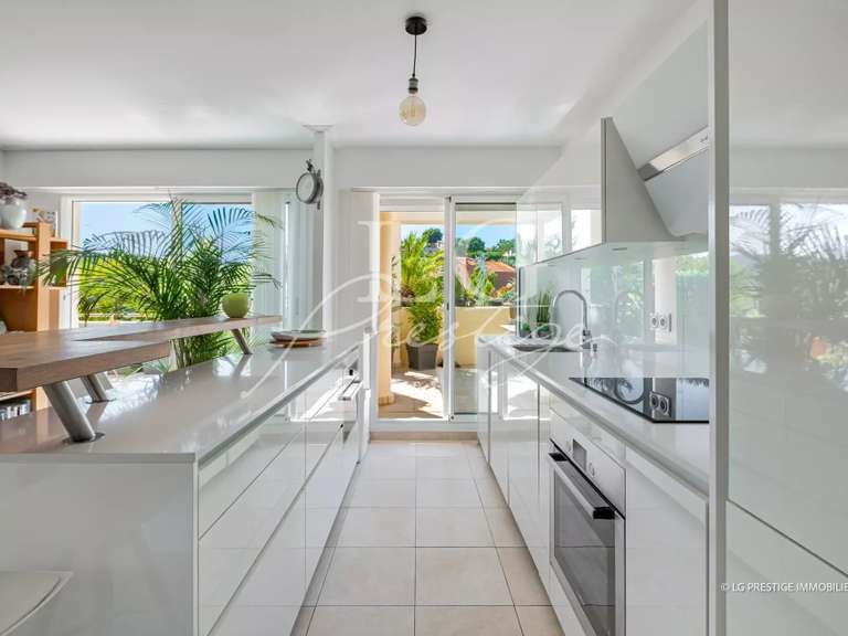 Apartment Mandelieu-la-Napoule - 3 bedrooms - 100m²