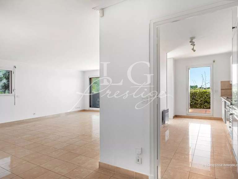 Apartment with Sea view Mandelieu-la-Napoule - 2 bedrooms - 80m²