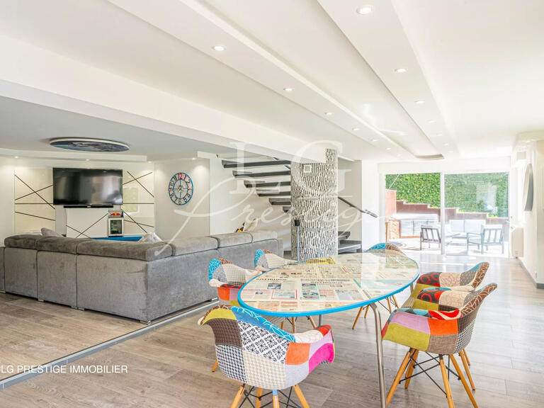 Maison Mandelieu-la-Napoule - 3 chambres - 220m²