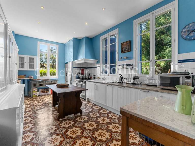 House Mandelieu-la-Napoule - 7 bedrooms - 390m²