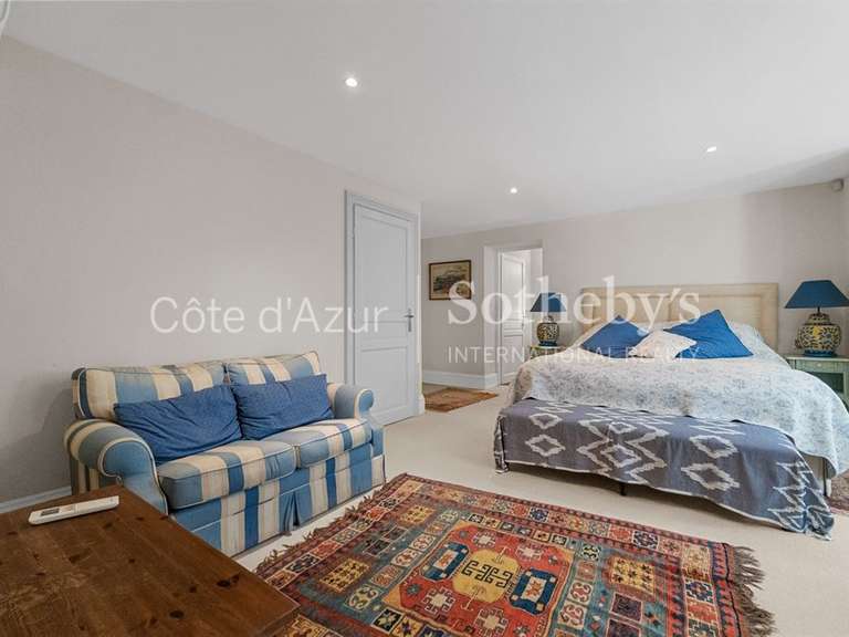 House Mandelieu-la-Napoule - 7 bedrooms - 390m²