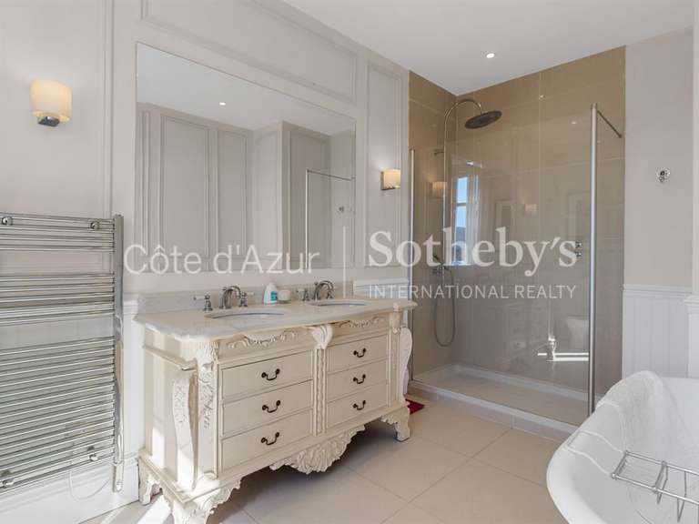 House Mandelieu-la-Napoule - 7 bedrooms - 390m²