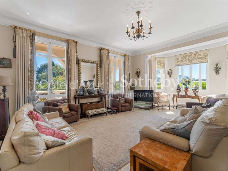 House Mandelieu-la-Napoule - 7 bedrooms - 390m²