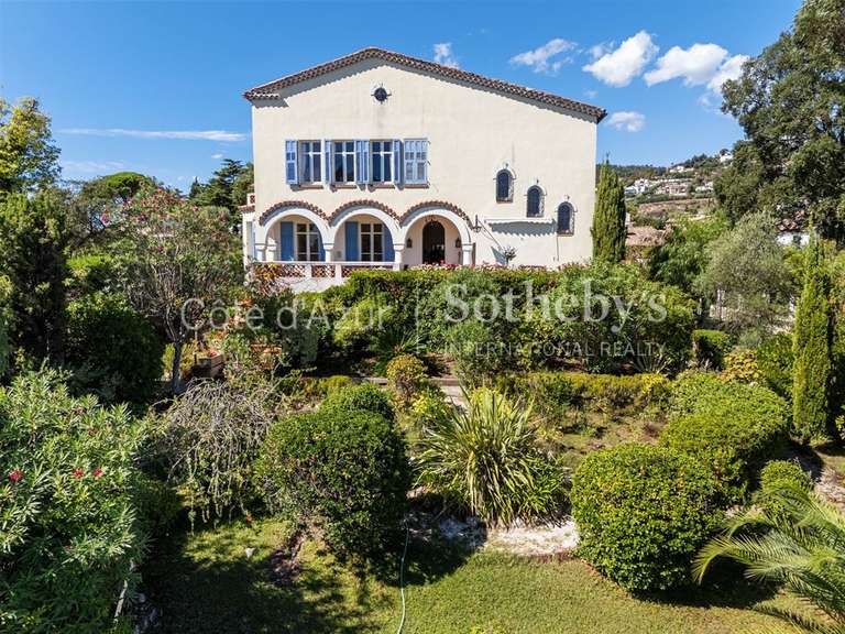 House Mandelieu-la-Napoule - 7 bedrooms - 390m²