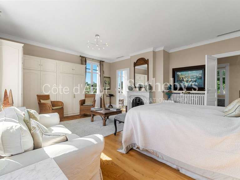 House Mandelieu-la-Napoule - 7 bedrooms - 390m²