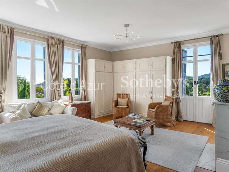 House Mandelieu-la-Napoule - 7 bedrooms - 390m²