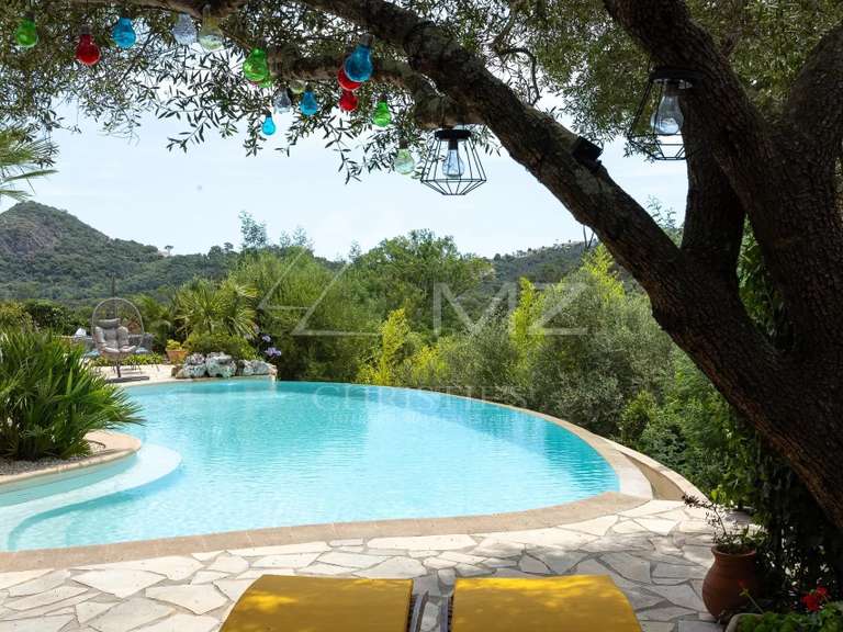 House Mandelieu-la-Napoule - 4 bedrooms - 200m²