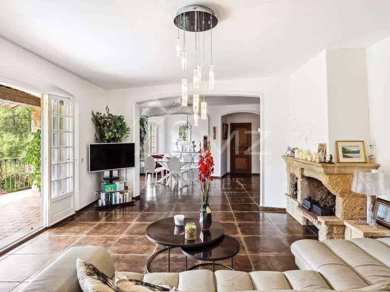 House Mandelieu-la-Napoule - 4 bedrooms - 200m²