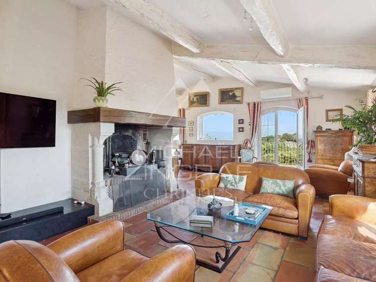 House Mandelieu-la-Napoule - 4 bedrooms - 251m²