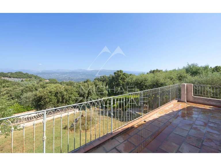 House Mandelieu-la-Napoule - 4 bedrooms - 251m²