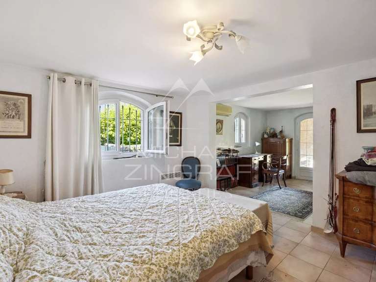 House Mandelieu-la-Napoule - 4 bedrooms - 251m²