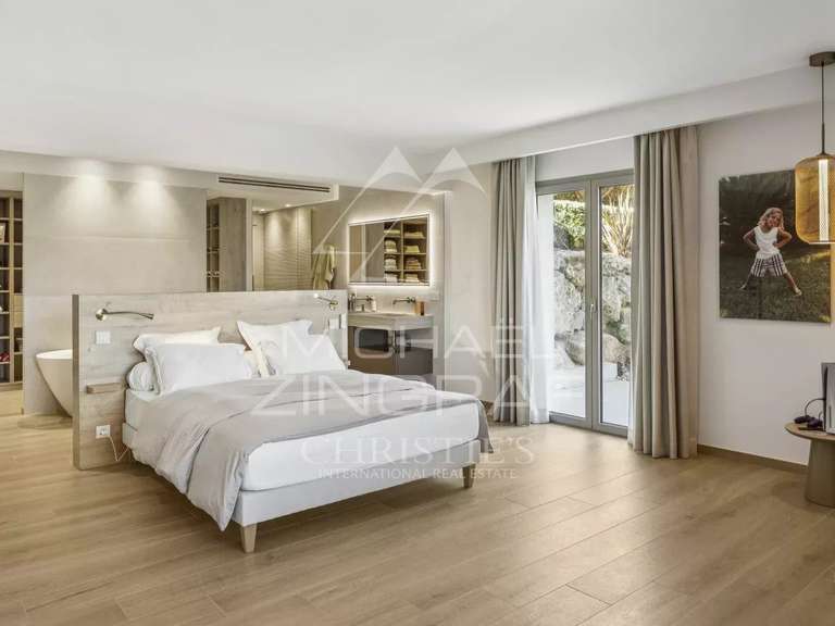 House Mandelieu-la-Napoule - 4 bedrooms - 290m²